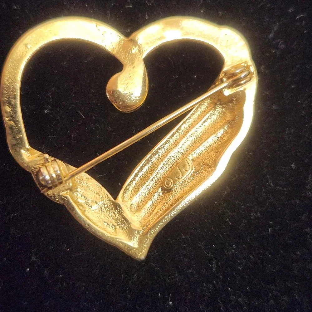 Vintage JJ Jonette Jewelry Gold Tone Winged Heart Rhinestone Brooch Pin